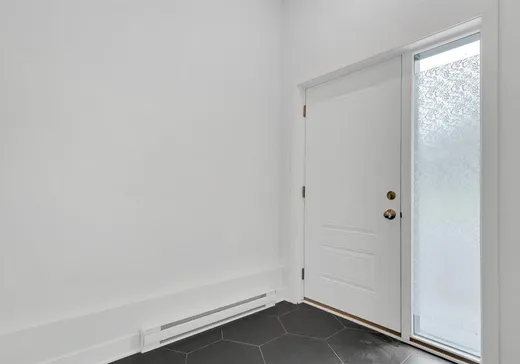 Triplex for Sale - 477 Côte St-Paul, Saint-Colomban, J5K 1Z8
