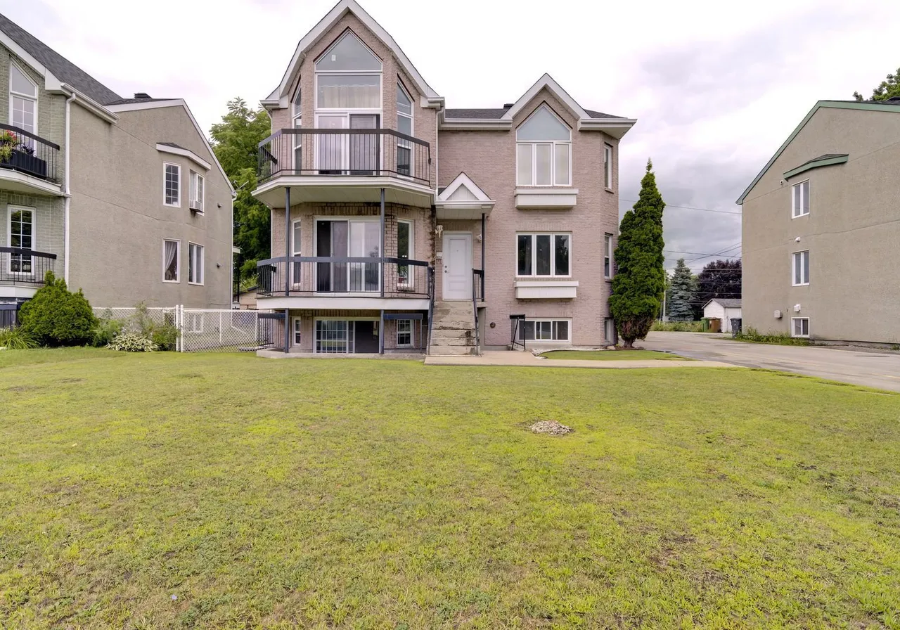 1125-1129 Av. de Péribonka — photo 1