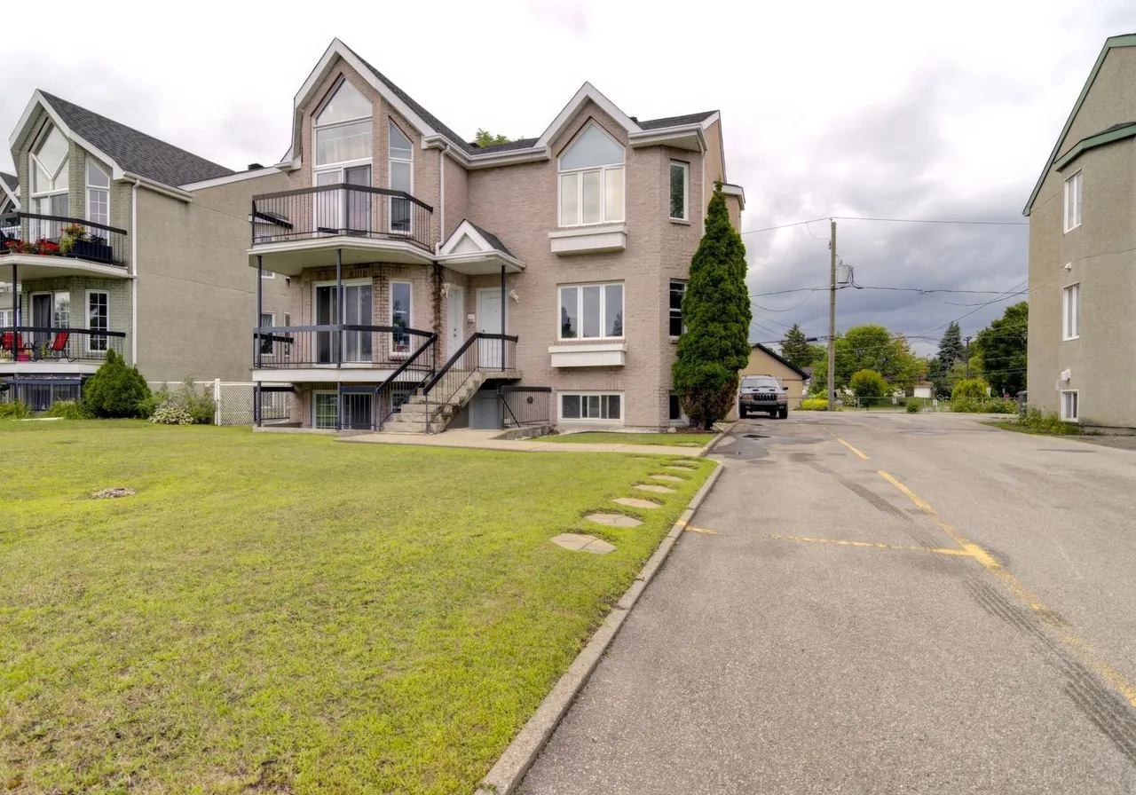 1125-1129 Av. de Péribonka — photo 2