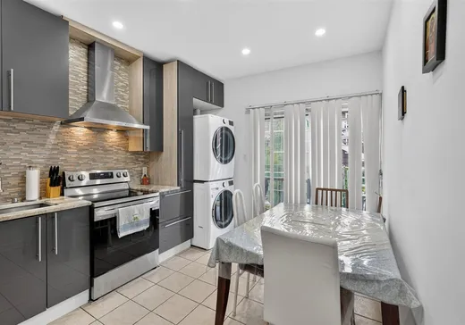 Duplex à vendre - 7446-7448 Av. Bloomfield, Montréal (Villeray), H3N 2H3
