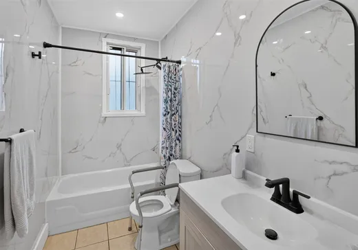 Duplex à vendre - 7446-7448 Av. Bloomfield, Montréal (Villeray), H3N 2H3