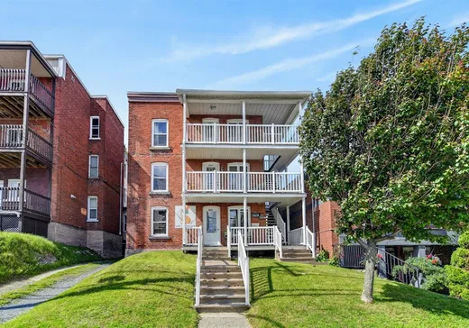 Triplex à vendre - 1023-1027 Rue King O., Sherbrooke, J1H1S4