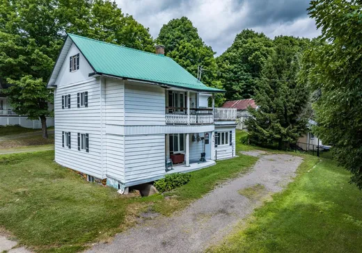 Duplex for Sale - 80-82 Rue de la Station, St-Boniface-De-Shawinigan, G0X 2L0