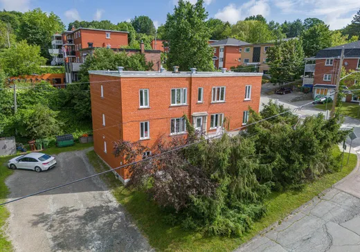 5-Plex à vendre - 2551 Rue Maisonneuve, Sherbrooke, J1J 2B1