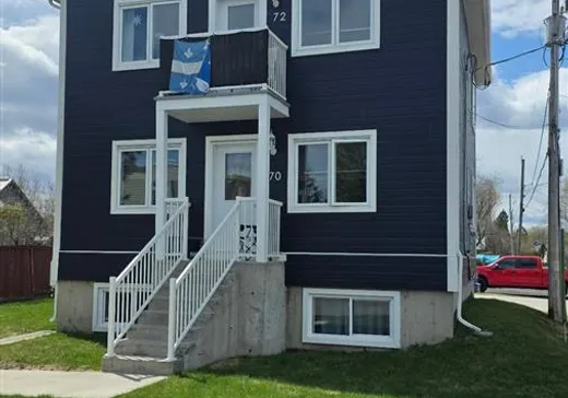 Triplex à vendre - 68-72 Rue de l'Église, Richmond, J0B2B0