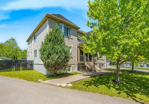Triplex à vendre - 5095-5099 Rue de Horta, Laval (Chomedey), H7W0A6