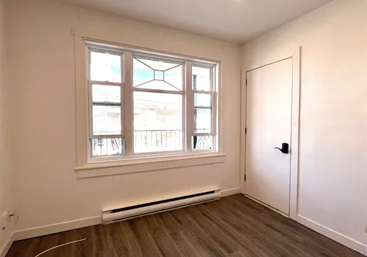 Triplex à vendre - 93-95 Rue St-Frédéric, Drummondville, J2B 6R5