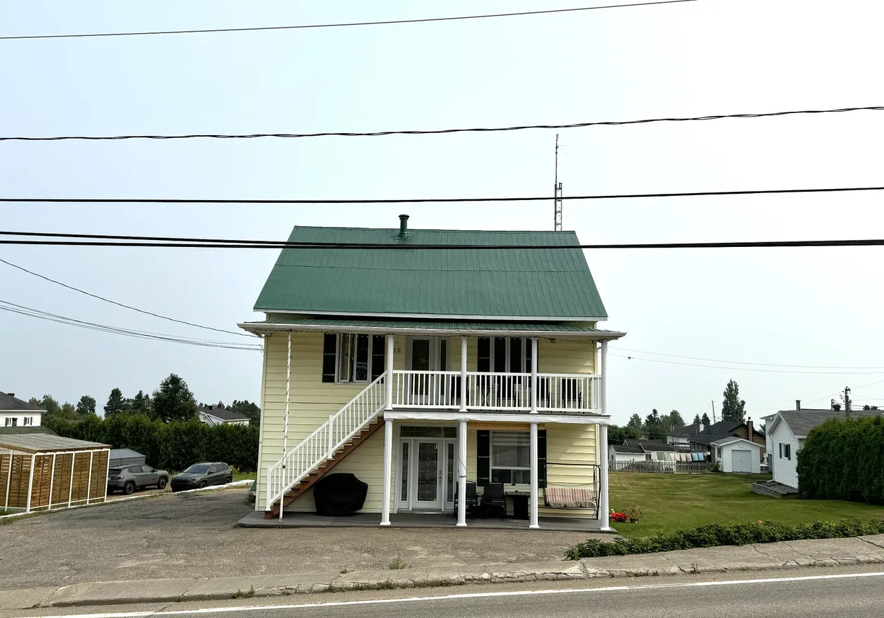 537-539 Rue St-Laurent — photo 1