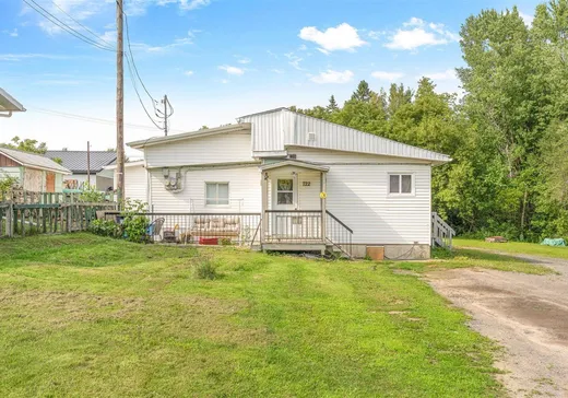 Duplex à vendre - 722-724 Ch. de la Pointe-du-Lac, Trois-Rivières, G9B 7M8