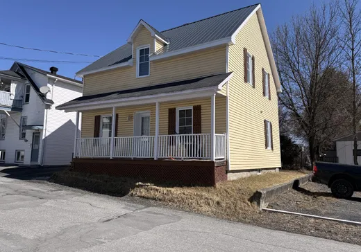 Duplex à vendre - 225 22e Rue, Saint-Georges, G5Y4P1