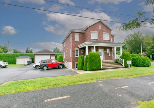 Triplex à vendre - 403 Rue Robert-Bernard (403-407), Drummondville, J2C 8N2