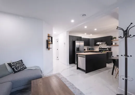5-Plex à vendre - 36 Rue St-Gilles, Lachute, J0V 1X0