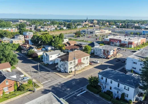 4-Plex à vendre - 43A-43D Rue St-Alphonse, Drummondville, J2B 6K2