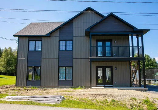 Duplex for Sale - 5-7 Rue Dubreuil, Sawyerville, J0B 3A0