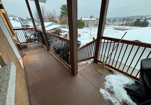 Duplex à vendre - 423-425 Rue St-Benoît, La Tuque, G9X 2R2