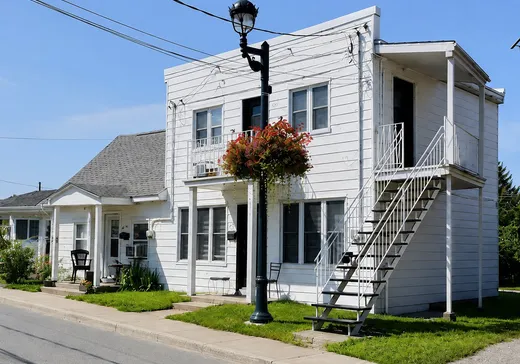 Triplex à vendre - 305-309 Ch. St-Roch, Saint-Joseph-de-Sorel, J3R 3K1