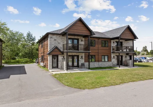 4-Plex à vendre - 2010-1-2010- Rue Latour, Notre-Dame-des-Lourdes, J0K 1K0