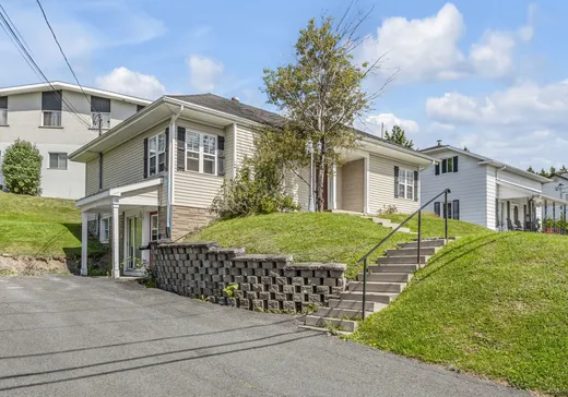 Duplex à vendre - 166 2e Avenue, Lac-Etchemin, G0R1S0