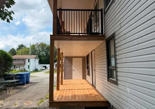 Triplex à vendre - 616-622 Rue Maisonneuve, Magog, J1X 2N5