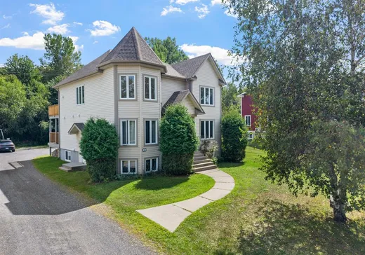 Triplex for sale - 54-58 Rue de Sherbrooke, Bromont, J2L2J4