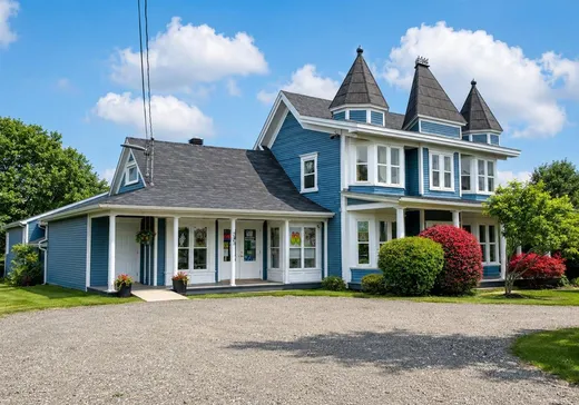 Duplex à vendre - 392-394 Rue St-Jacques S., Coaticook, J1A2N9