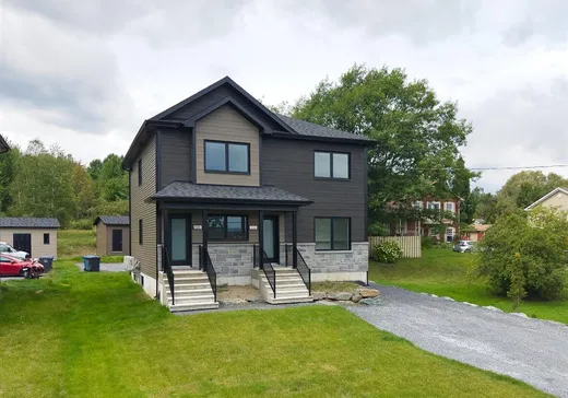 Duplex à vendre - 8268-8270 Ch. de Venise, Sherbrooke, J1N 0H4