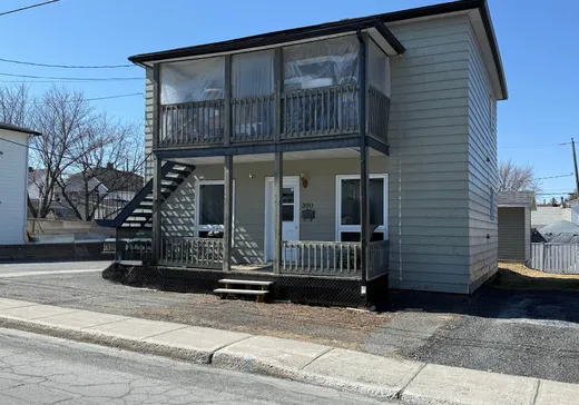 Duplex à vendre - 390-392 22e Rue, Saint-Georges, G5Y4M6