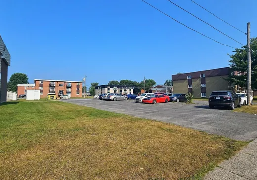 5-Plex for Sale - 426 Rue Collins, Farnham, J2N 2N9