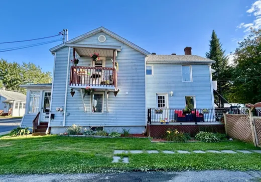Duplex à vendre - 100-102 Rue St-André N., Farnham, J2N 2C2