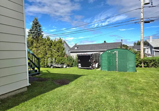 Duplex à vendre - 194 Rue St-Robert, Matane, G4W 1B8