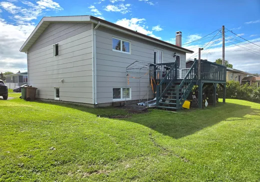Duplex à vendre - 194 Rue St-Robert, Matane, G4W 1B8