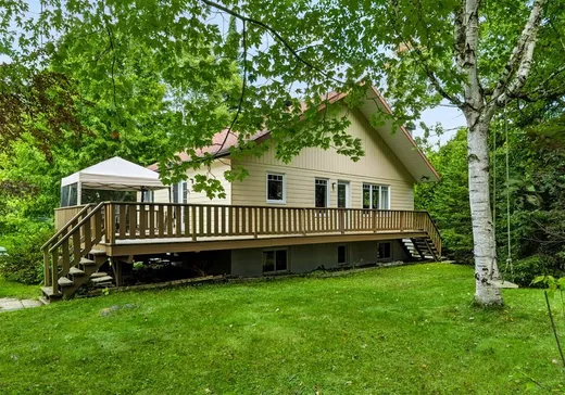 Duplex à vendre - 6-8 Ch. de la Colline, Saint-Sauveur, J0R1R2