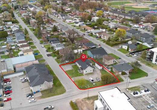 5-Plex à vendre - 209 Rue Napoléon, Salaberry-de-Valleyfield, J6T4V3