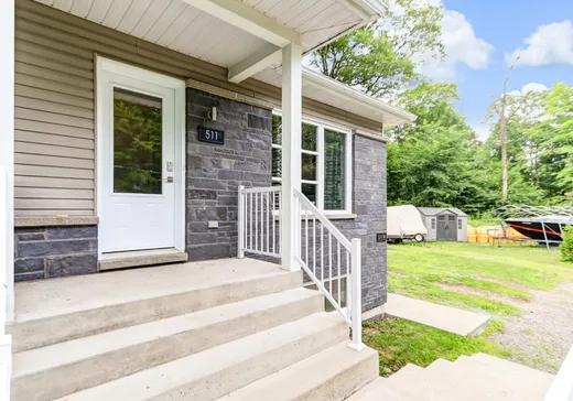 Duplex à vendre - 511-511A Rue Louise, Sainte-Sophie, J5J 2J8