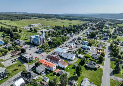5-Plex for Sale - 198-200A Rue Principale, Lambton, G0M 1H0