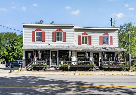 Triplex à vendre - 93 Rue St-Jean-Baptiste E. (93-97), Rigaud, J0P 1P0