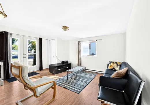 Triplex à vendre - 93 Rue St-Jean-Baptiste E. (93-97), Rigaud, J0P 1P0