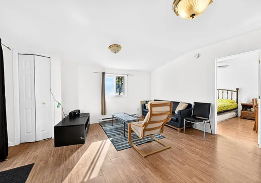 Triplex à vendre - 93 Rue St-Jean-Baptiste E. (93-97), Rigaud, J0P 1P0