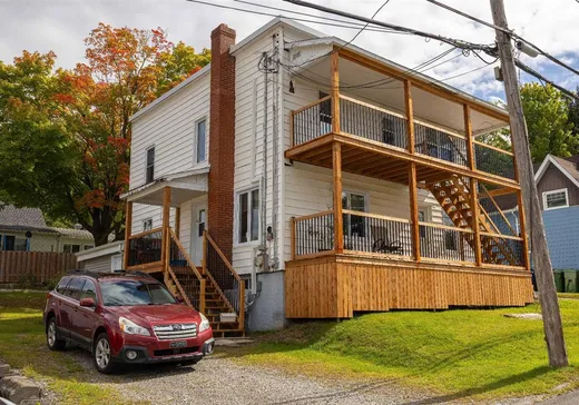 Duplex à vendre - 18-20 1re Avenue, Windsor, J1S 1Z9