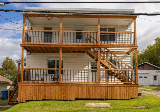 Duplex à vendre - 18-20 1re Avenue, Windsor, J1S 1Z9