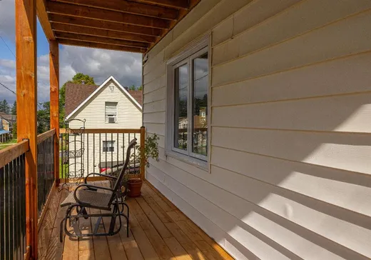 Duplex à vendre - 18-20 1re Avenue, Windsor, J1S 1Z9