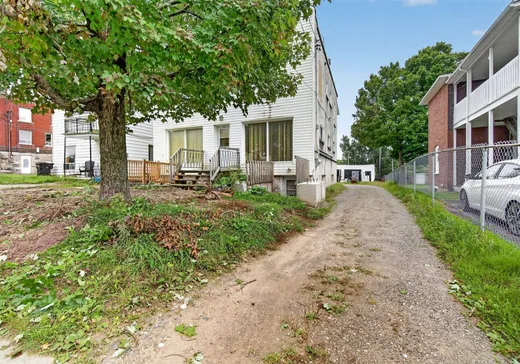 Triplex à vendre - 56-60 Rue Daniel-Johnson, Danville, J0A 1A0