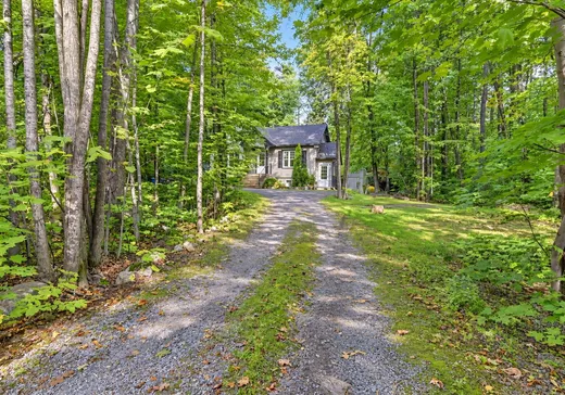 Duplex à vendre - 697-697A Rue Jacinthe, Sainte-Sophie, J5J 2J7