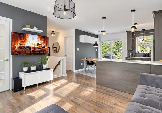 Duplex à vendre - 697-697A Rue Jacinthe, Sainte-Sophie, J5J 2J7