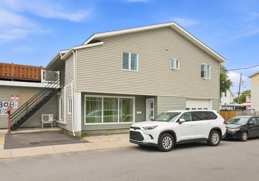 5-Plex for Sale - 401-403 Rue McCarthy, Massueville, J3R 5A1