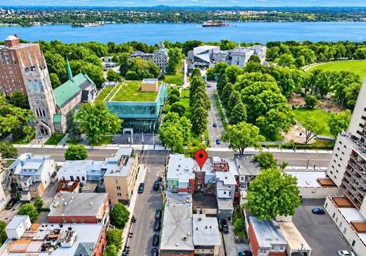 Triplex à vendre - 224 Grande Allée O., Ville de Québec, G1R 2H3