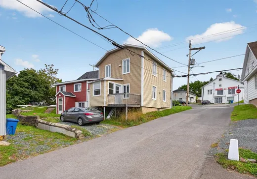 Duplex for Sale - 197-199 Rue Commerciale, St-Damien-De-Buckland, G0R 2Y0