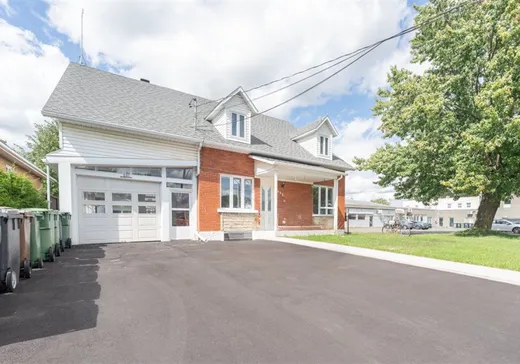 4-Plex à vendre - 685-685C Rue St-Omer, Drummondville, J2C 3S9