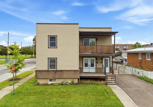 Duplex à vendre - 2605-2615 Av. Sylva-Clapin, Saint-Hyacinthe, J2S5T7