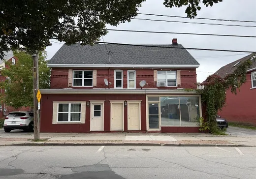 4-Plex à vendre - 378-384 Rue Principale N., Saint-Valérien-de-Milton, J0H 2B0